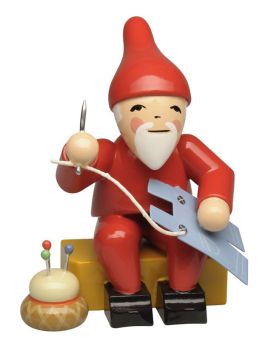 Wendt & Kühn Heinzelmännchen mit Nadel und Faden 