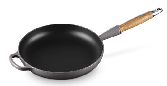 Le Creuset Bratpfanne Rund Mit Holzgriff 26 Cm Flint Gusseisen Signature 